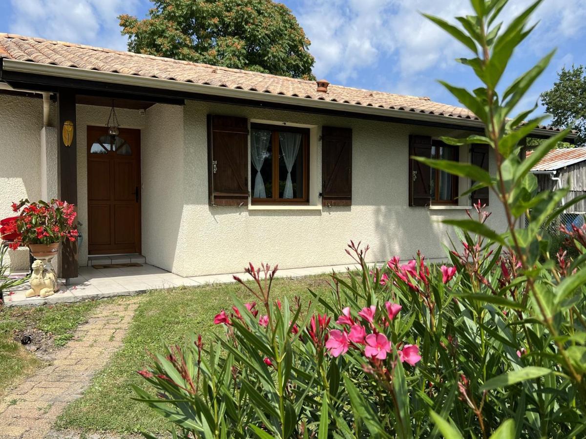 Gite Les Garbails Le Barp Exterior foto